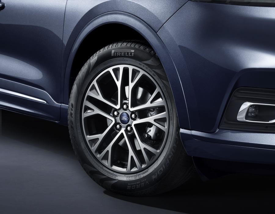 Колеса Ford Escape Titanium 2019 года  (CN) (фото 17 из 28)